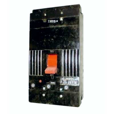 THKM GE three pole circuit breaker